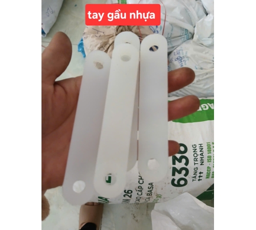 Tay gầu nhựa